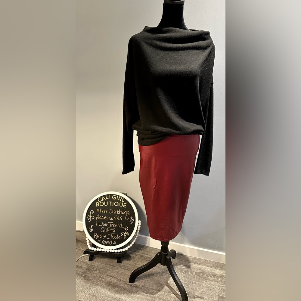 NEW!  Hot! Stretch faux leather skirt. Runs small